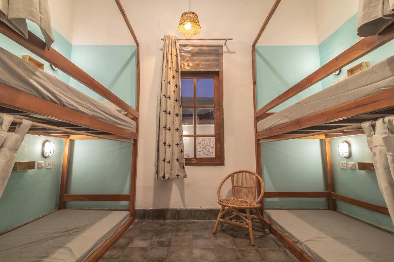 Wonderloft Hostel Jogja Джокьякарта Экстерьер фото