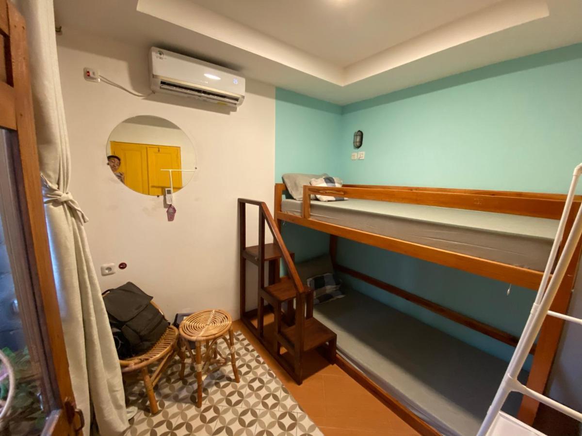 Wonderloft Hostel Jogja Джокьякарта Экстерьер фото